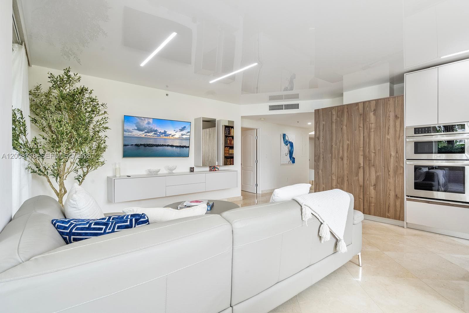17555 Atlantic Blvd # 508, Sunny Isles Beach FL 33160 — 18