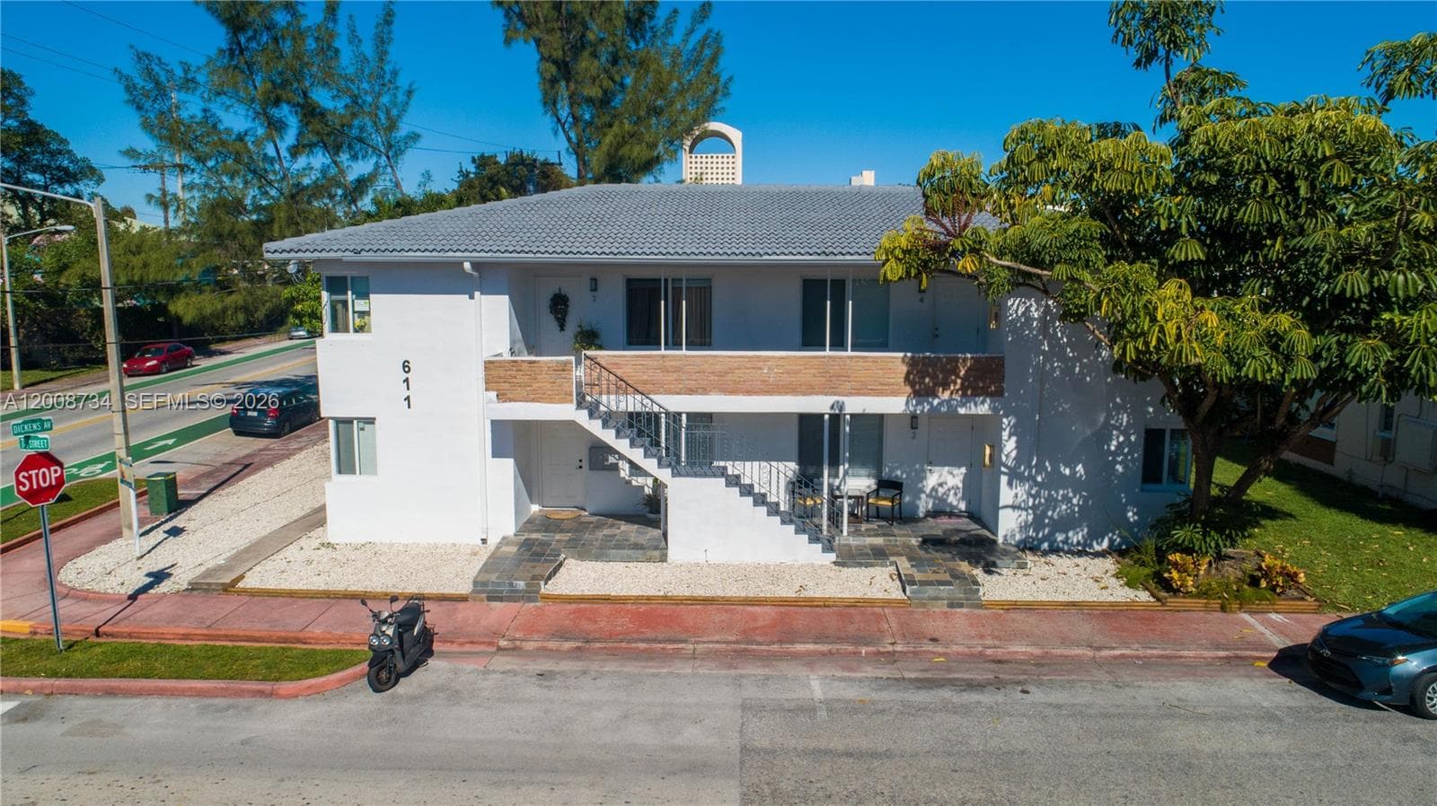 611 74th St, Miami Beach FL 33141 — 2