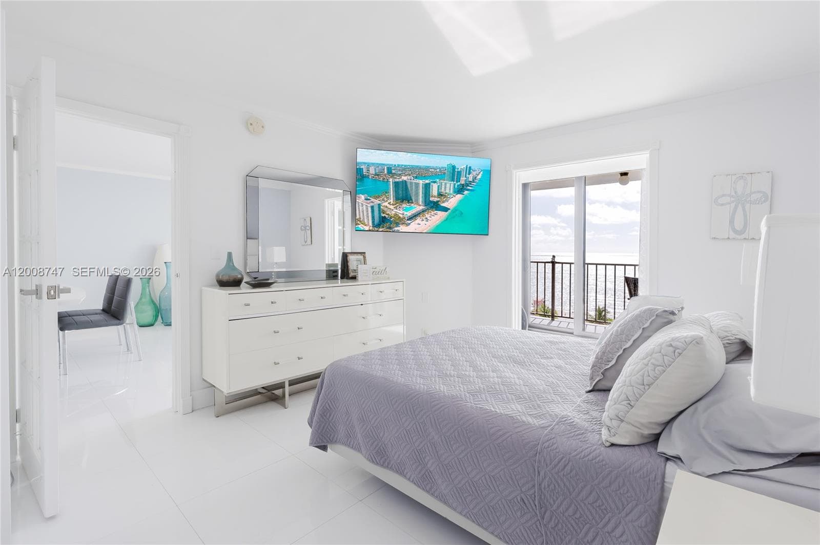 2625 Collins Ave # 803, Miami Beach FL 33140 — 36