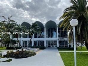 488 NW 165th St Rd # 610, Miami FL 33169 — 16