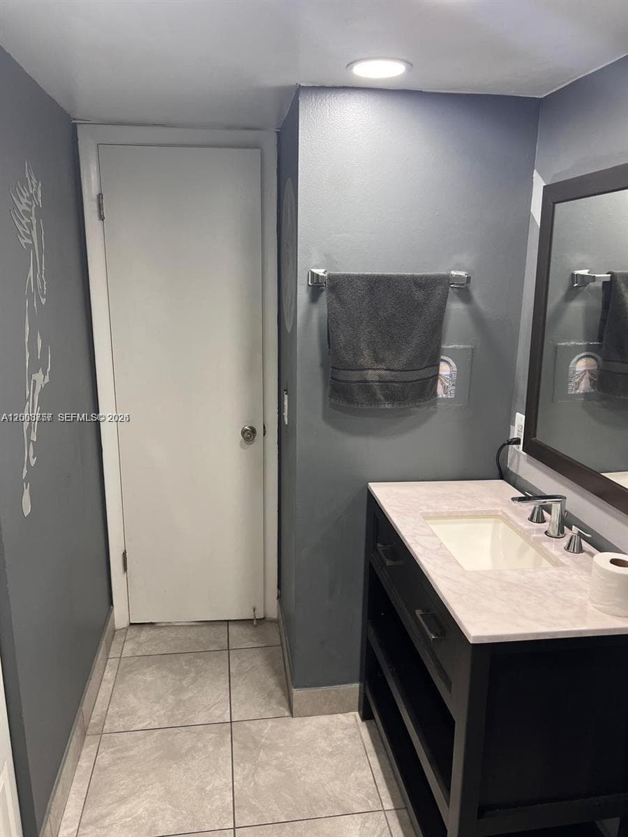 488 NW 165th St Rd # 610, Miami FL 33169 — 11