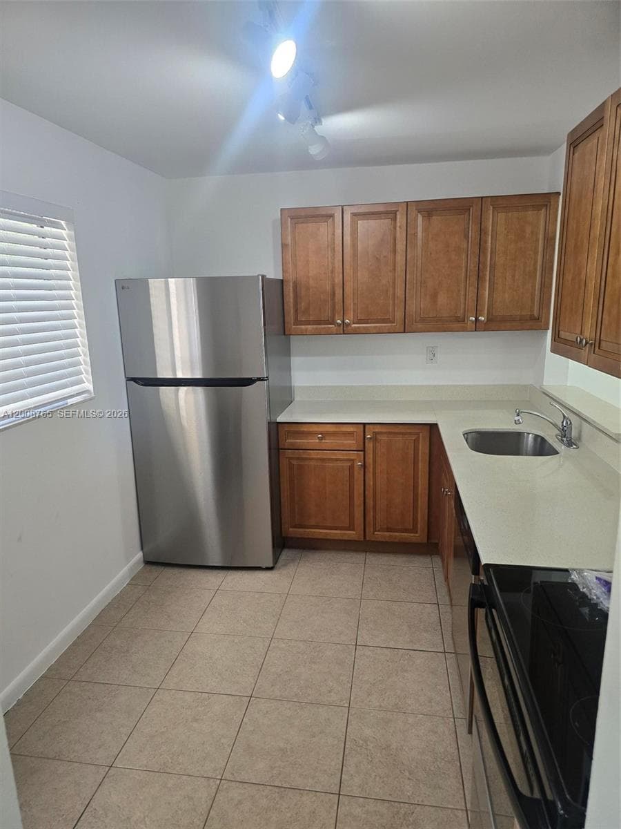 8045 SW 107th Ave # 323, Miami FL 33173 — 4