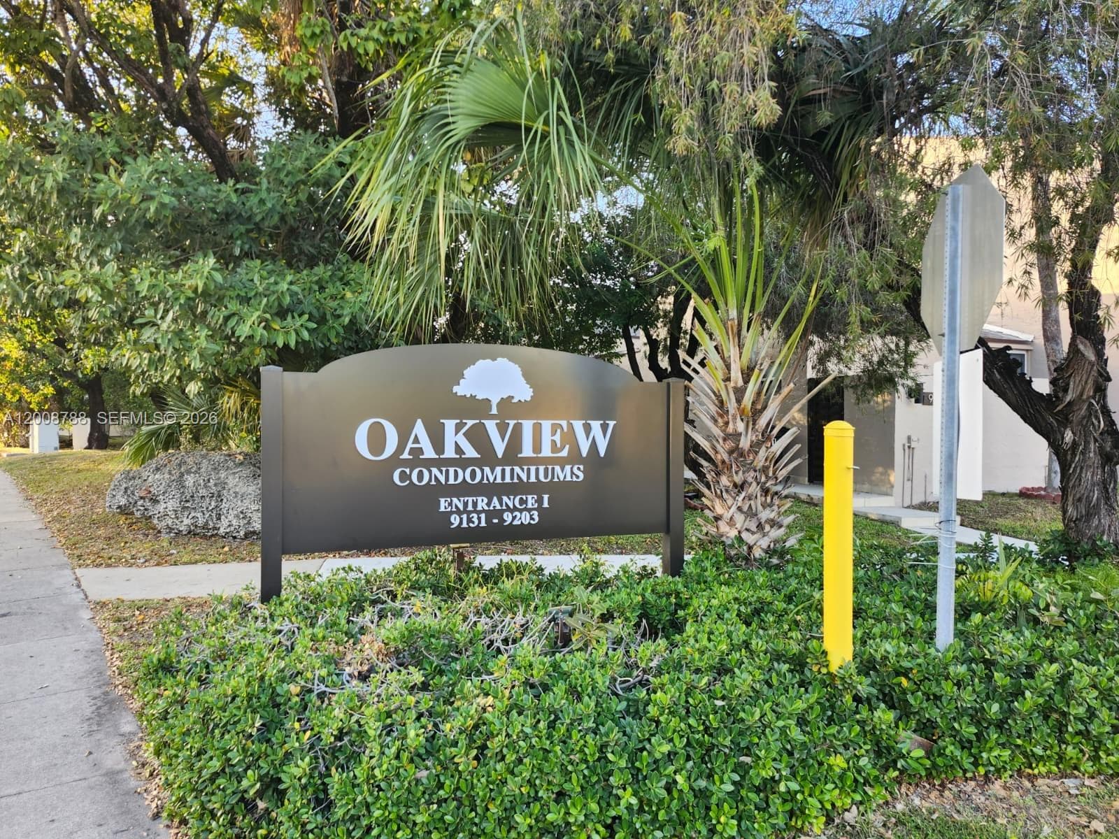 9195 Fontainebleau Blvd # 6, Miami FL 33172 — 2
