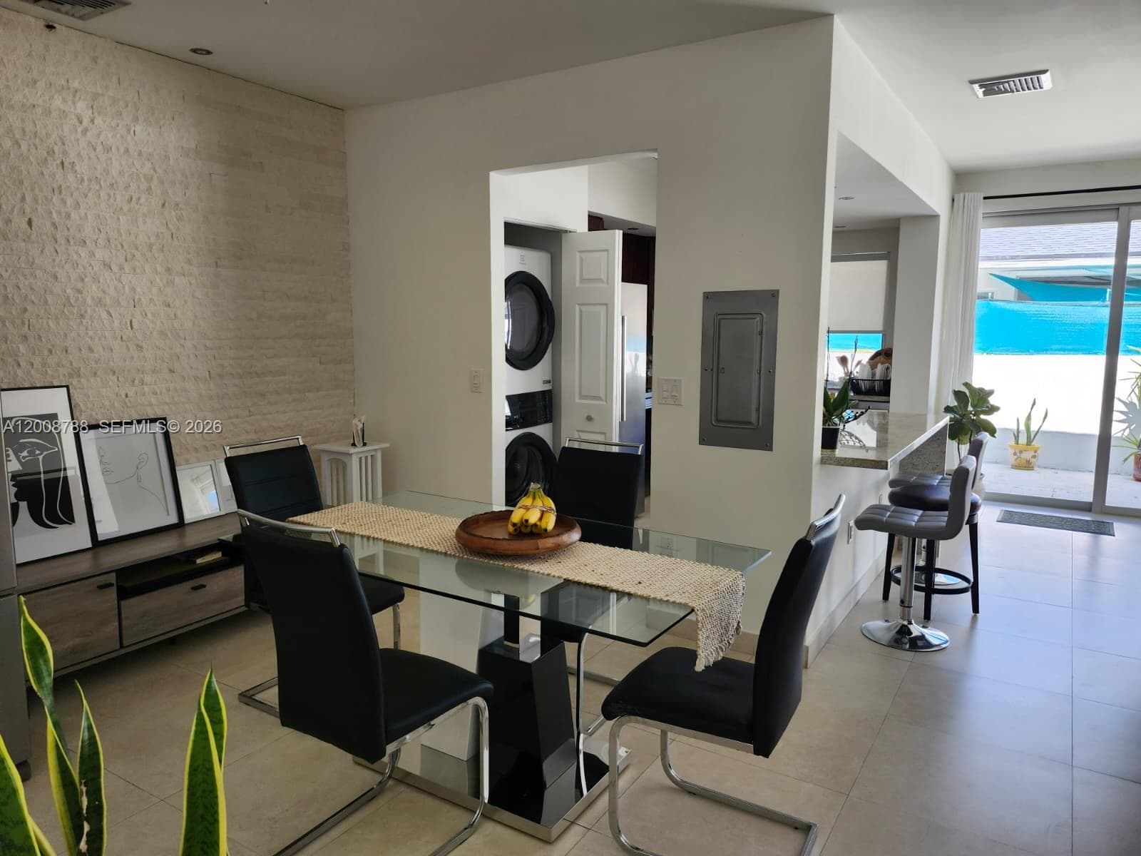 9195 Fontainebleau Blvd # 6, Miami FL 33172 — 10