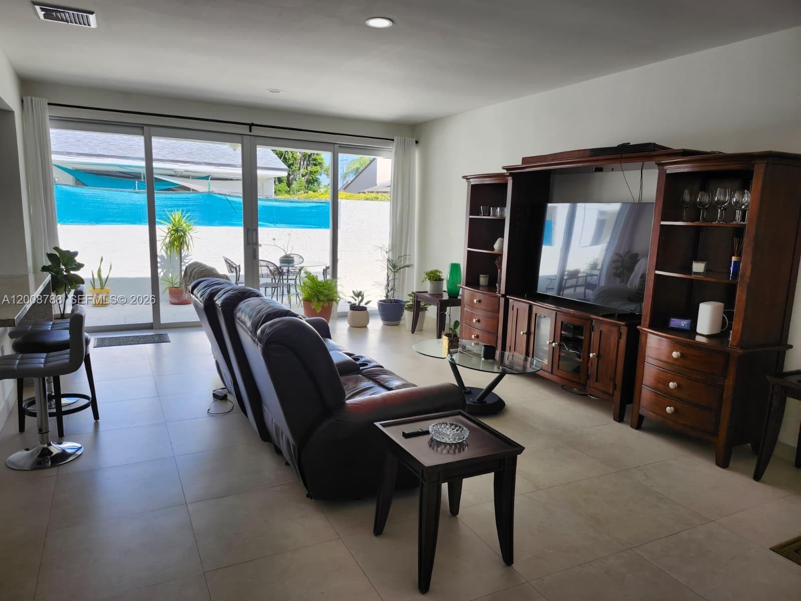 9195 Fontainebleau Blvd # 6, Miami FL 33172 — 11