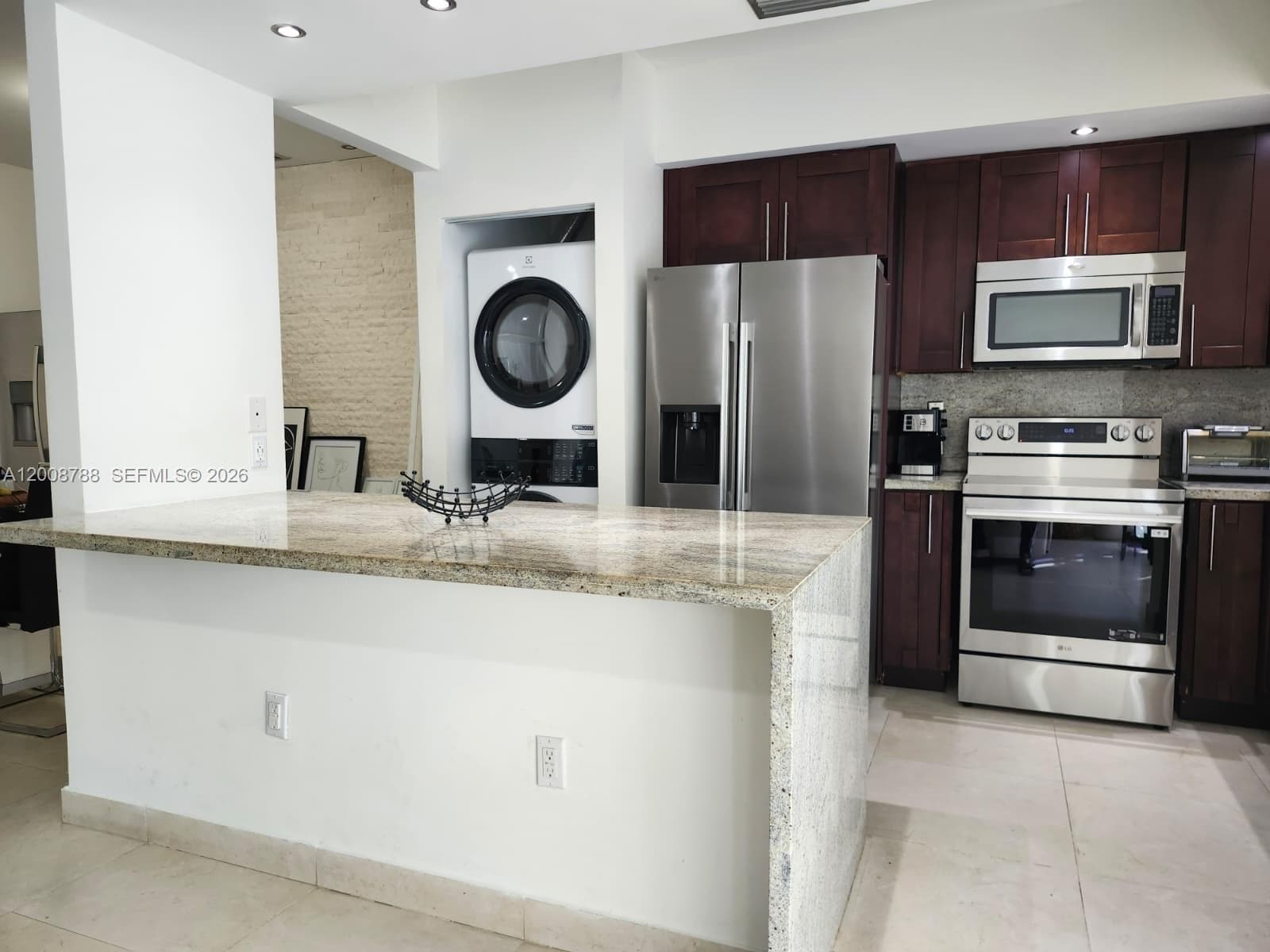 9195 Fontainebleau Blvd # 6, Miami FL 33172 — 8