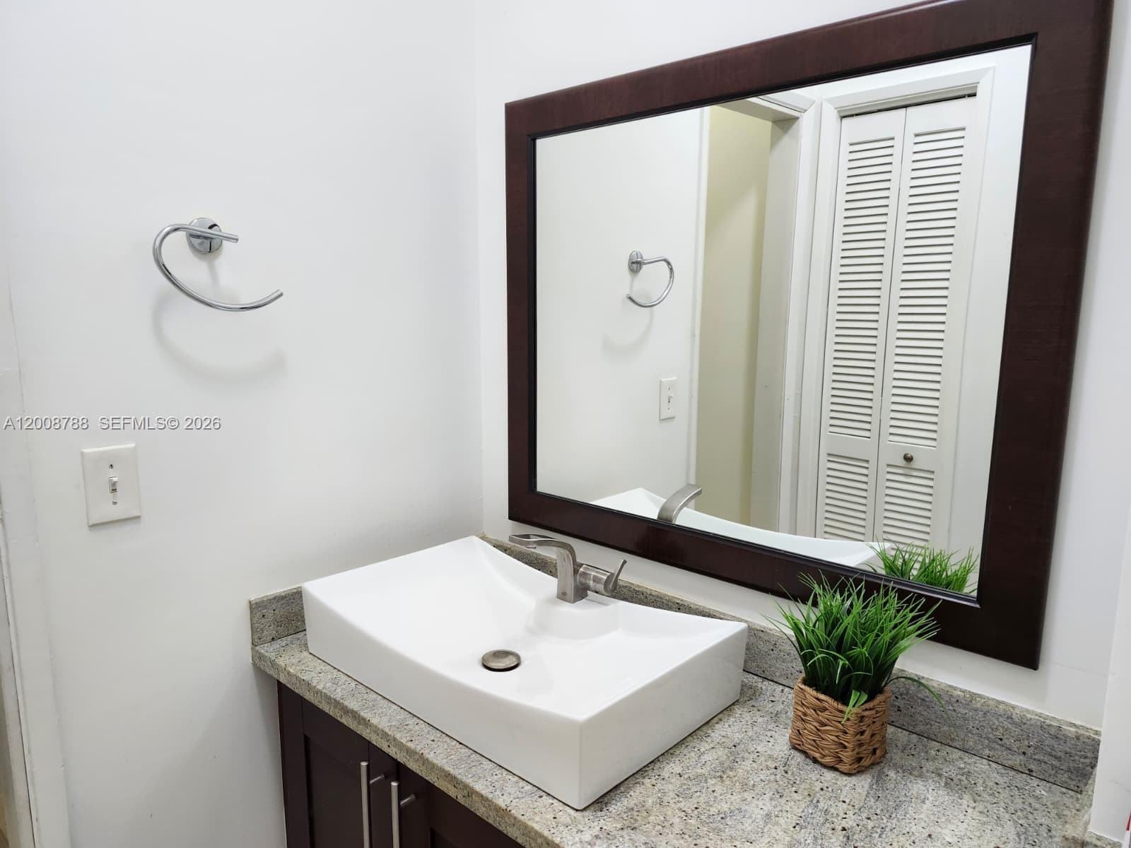 9195 Fontainebleau Blvd # 6, Miami FL 33172 — 25