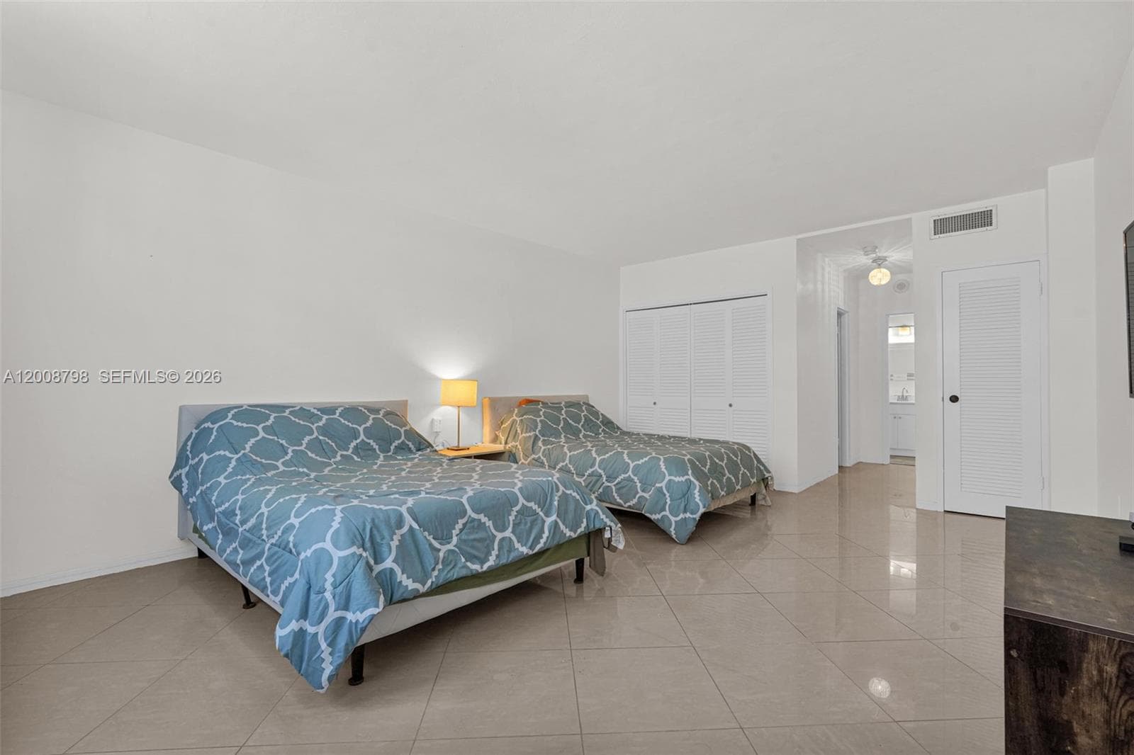 5825 Collins Ave # 2E, Miami Beach FL 33140 — 26