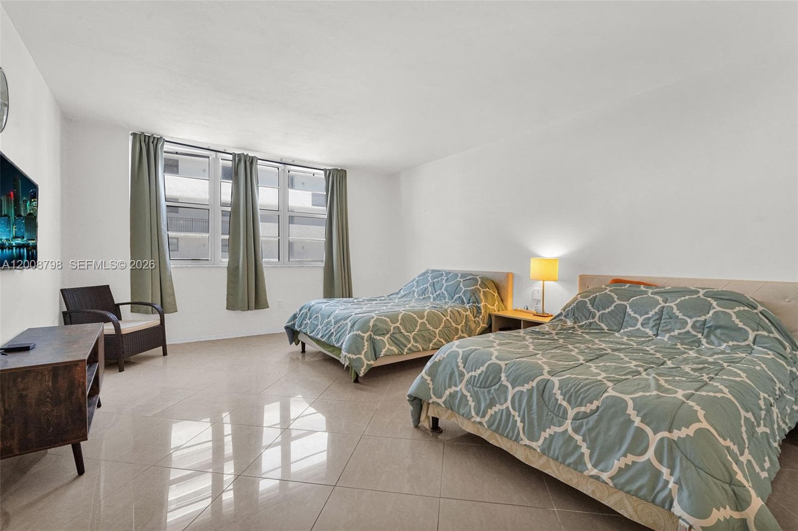 5825 Collins Ave # 2E, Miami Beach FL 33140 — 24