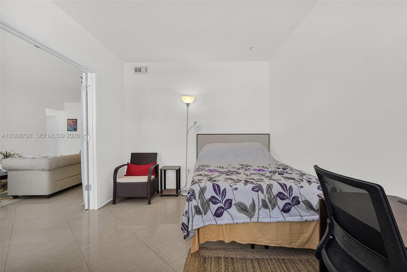 5825 Collins Ave # 2E, Miami Beach FL 33140 — 33