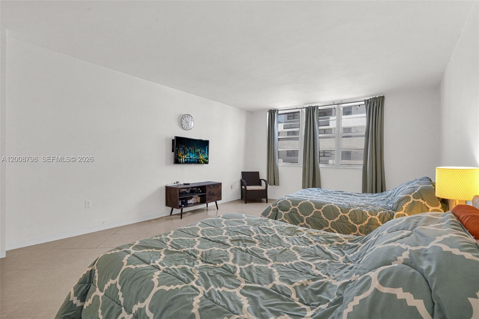 5825 Collins Ave # 2E, Miami Beach FL 33140 — 25