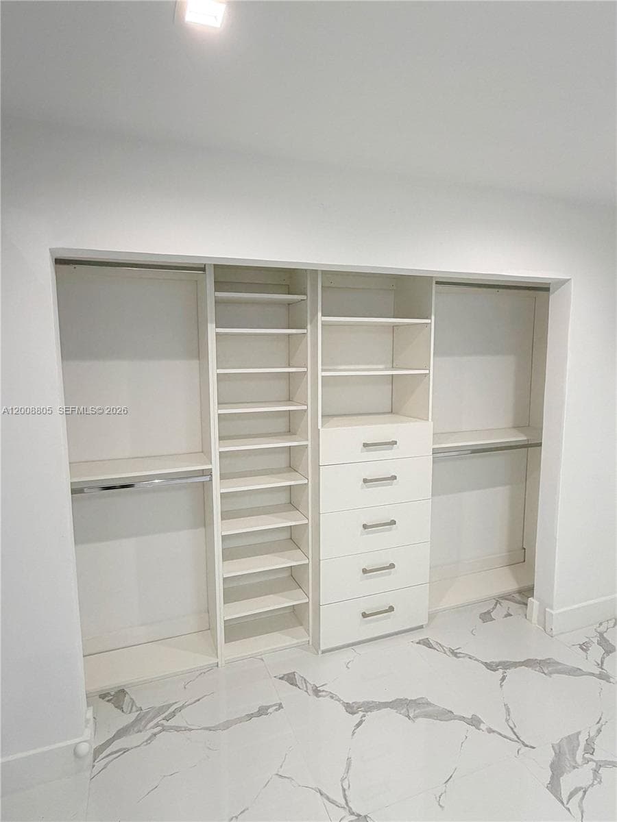 1100 W 35th St # 4, Hialeah FL 33012 — 7