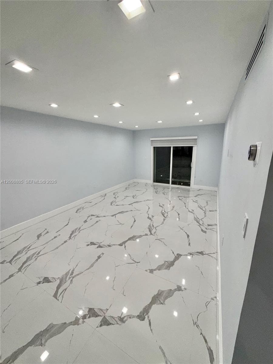 1100 W 35th St # 4, Hialeah FL 33012 — 3