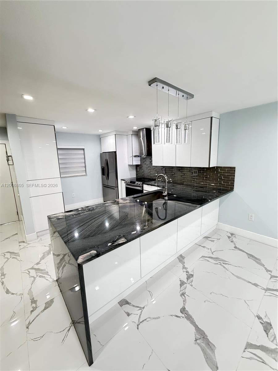 1100 W 35th St # 4, Hialeah FL 33012 — 1