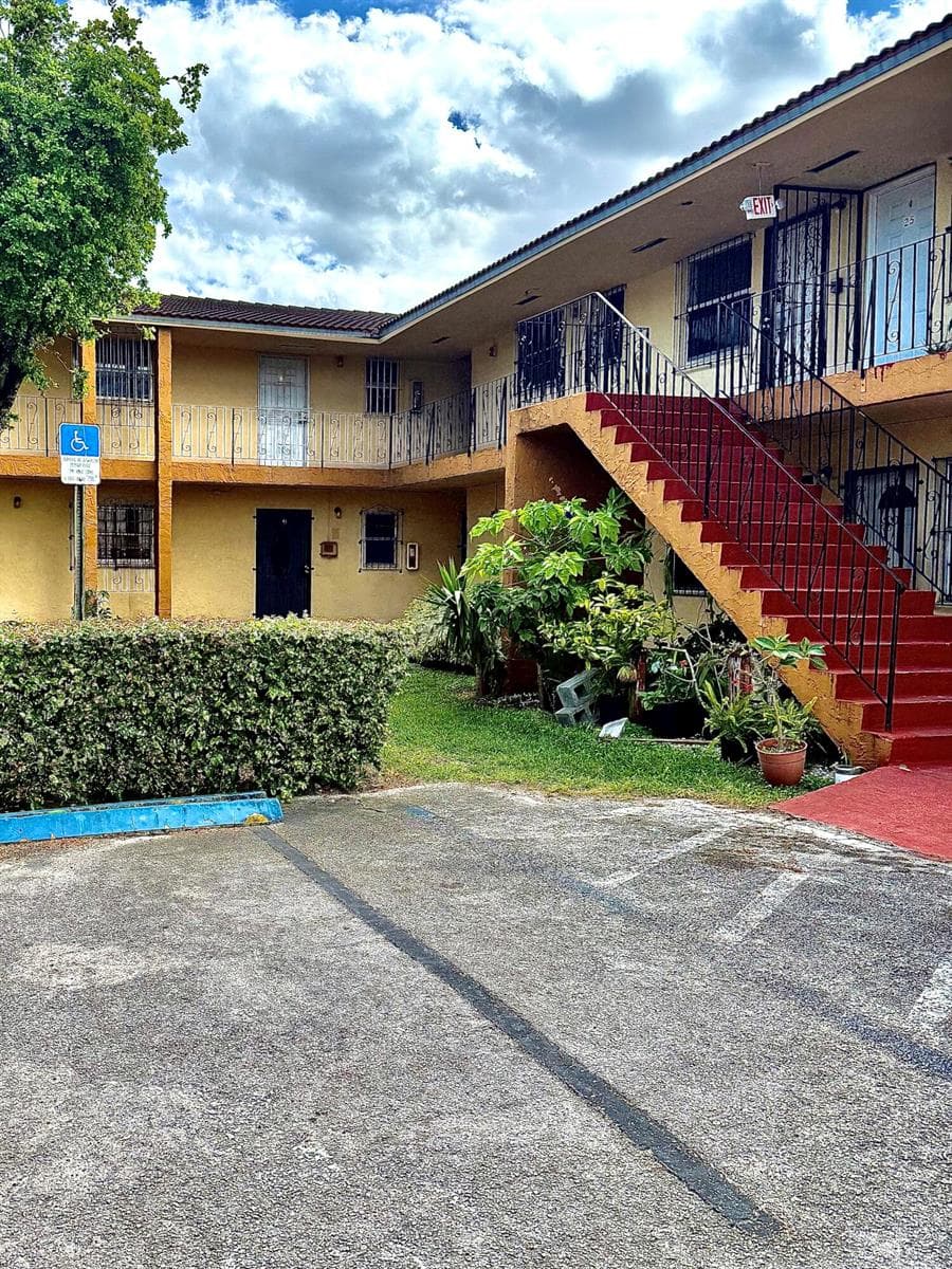 4050 NW 135th Street # 1, Opa-Locka FL 33054 — 2