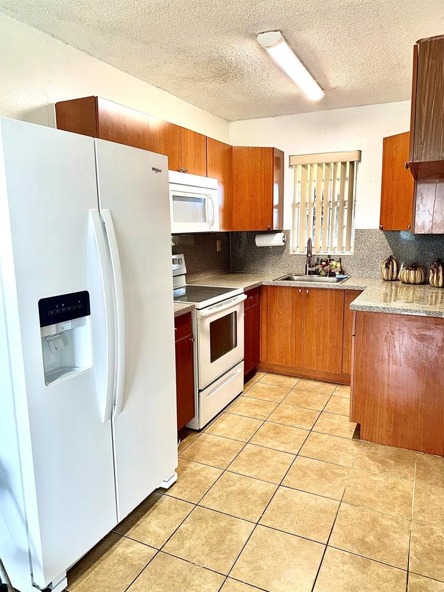 4050 NW 135th Street # 1, Opa-Locka FL 33054 — 3