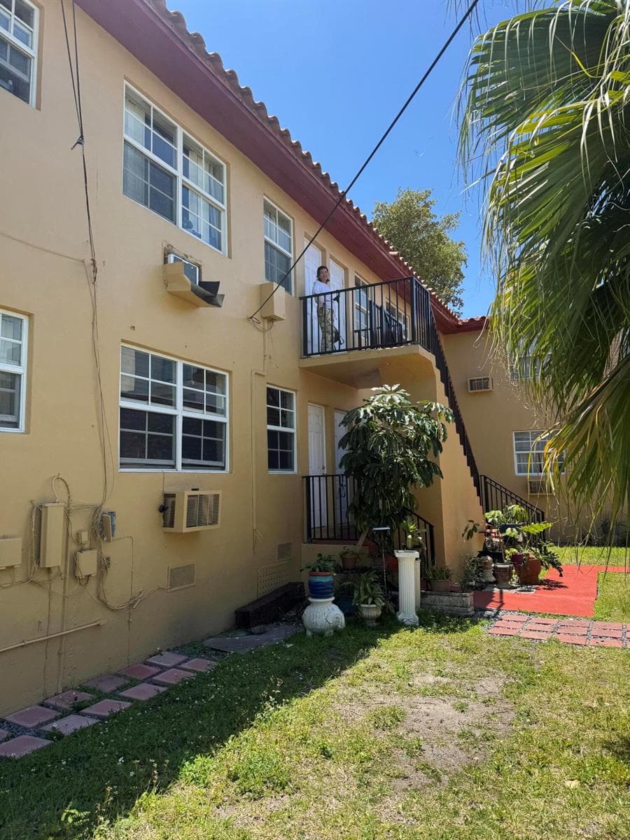 605 84th Street, Miami Beach FL 33141 — 27