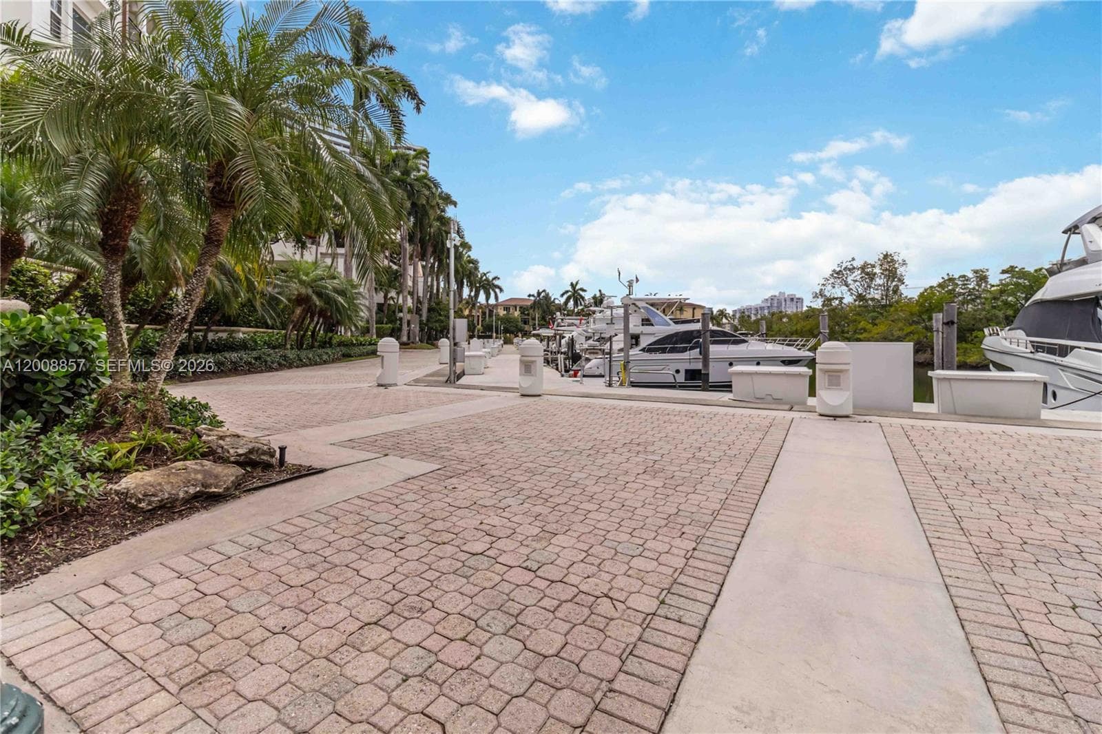 3700 Island Blvd # C307, Aventura FL 33160 — 61