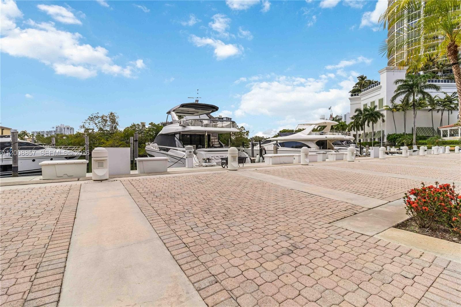 3700 Island Blvd # C307, Aventura FL 33160 — 60