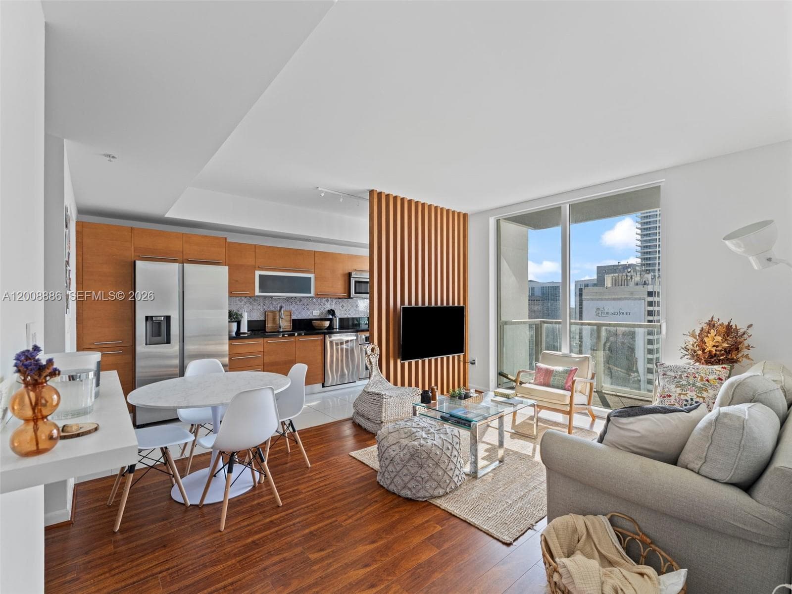 244 Biscayne Blvd # 3105, Miami FL 33132 — 1