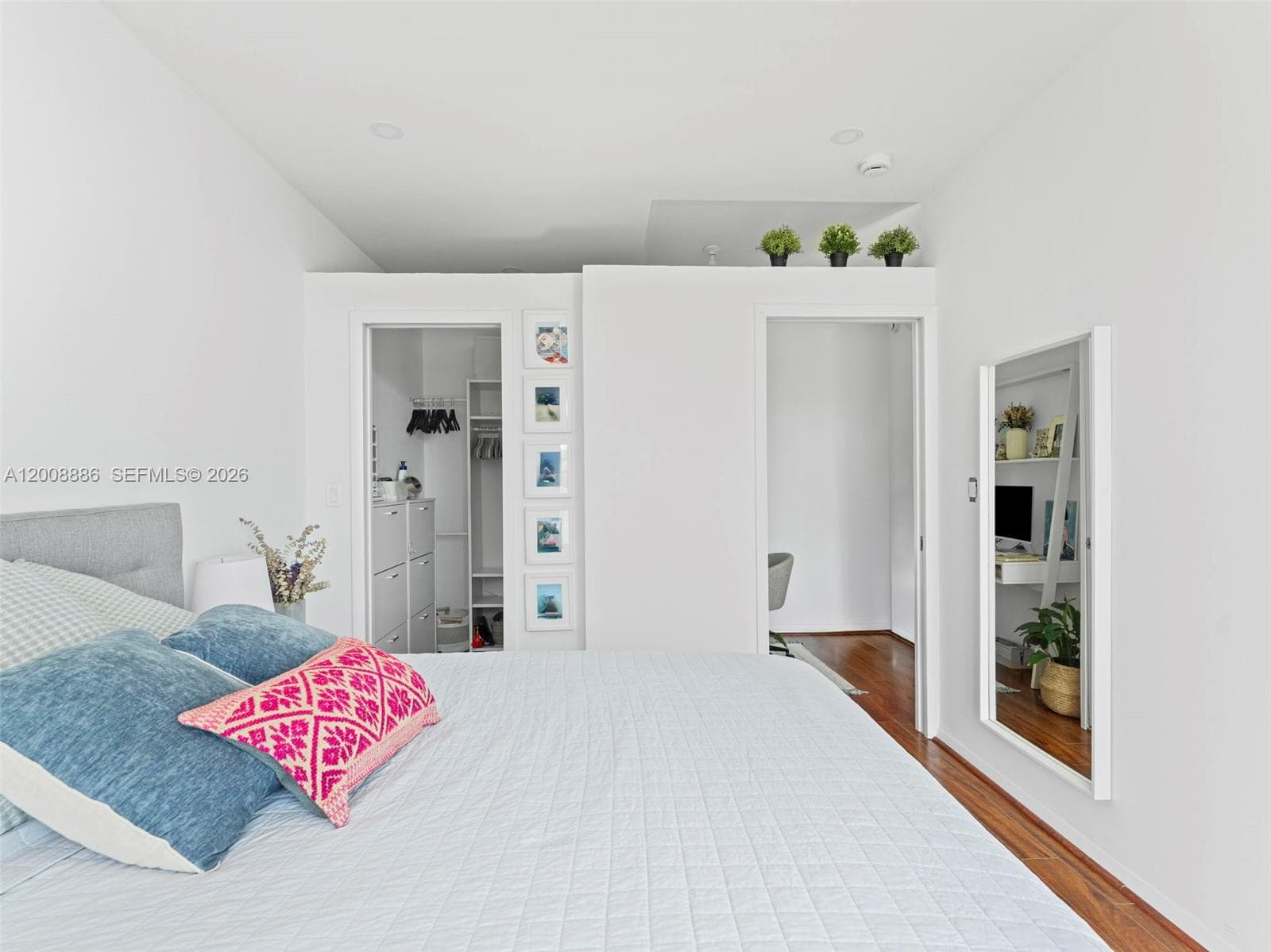 244 Biscayne Blvd # 3105, Miami FL 33132 — 11