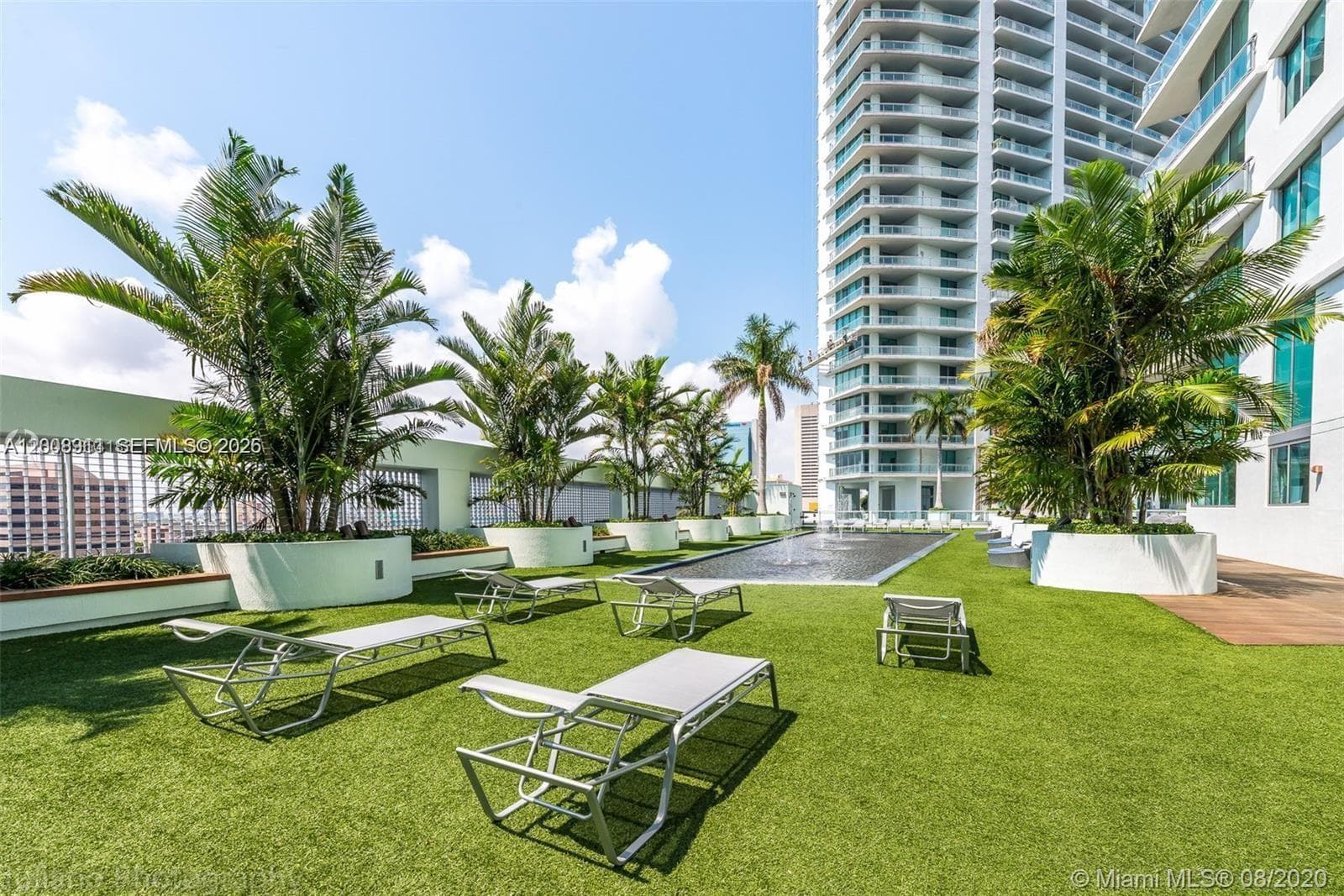 92 SW 3rd St # 2510, Miami FL 33130 — 17
