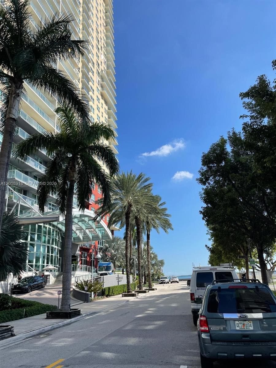 1155 S Brickell Bay Dr # 805, Miami FL 33131 — 32