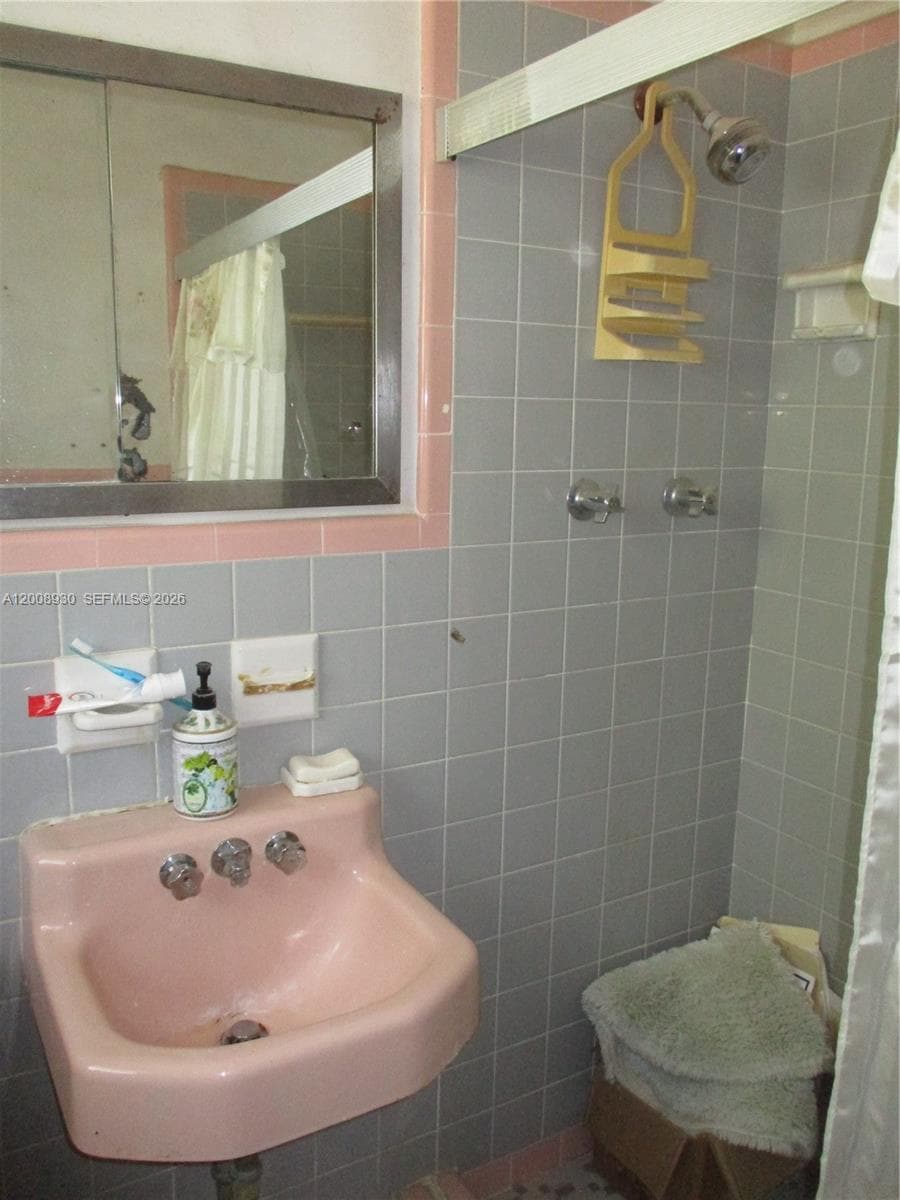19311 Gulfstream Rd, Cutler Bay FL 33157 — 16