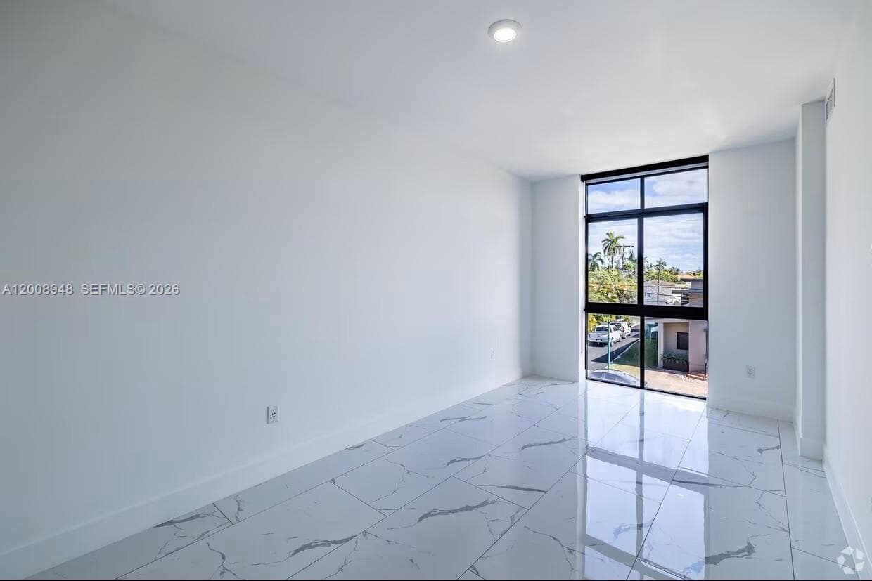 1 Curtiss Pkwy # 219, Miami Springs FL 33166 — 6