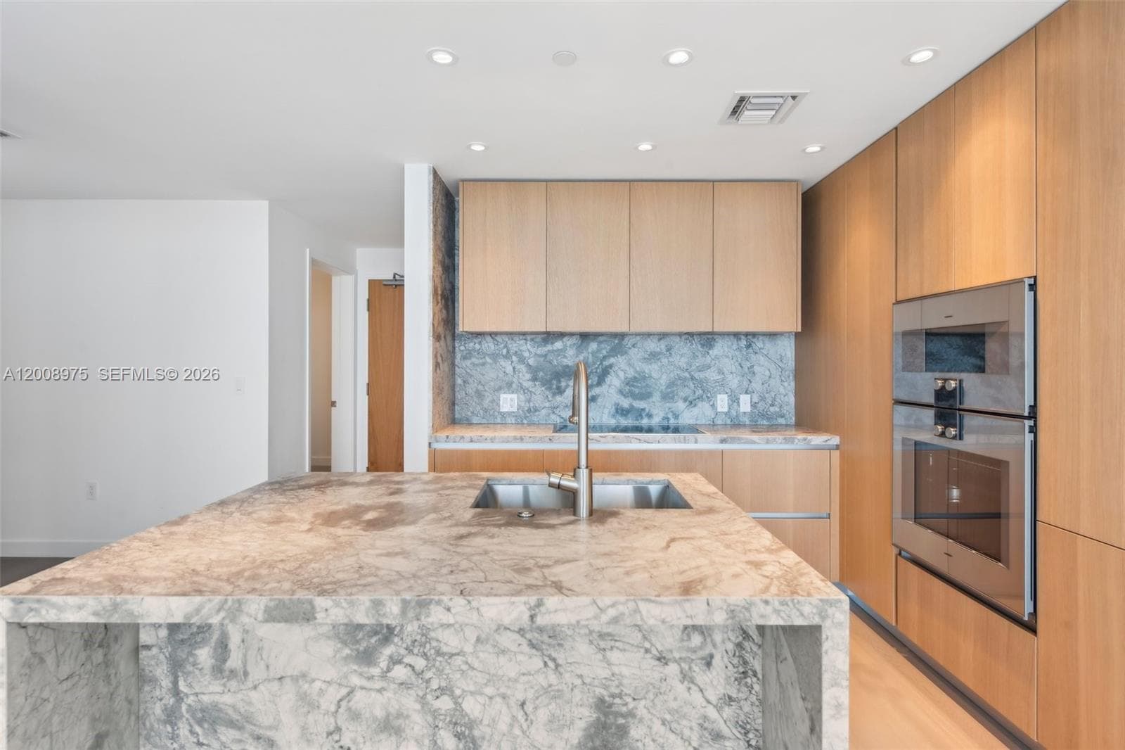 500 Alton Rd. # 3004, Miami Beach FL 33139 — 8
