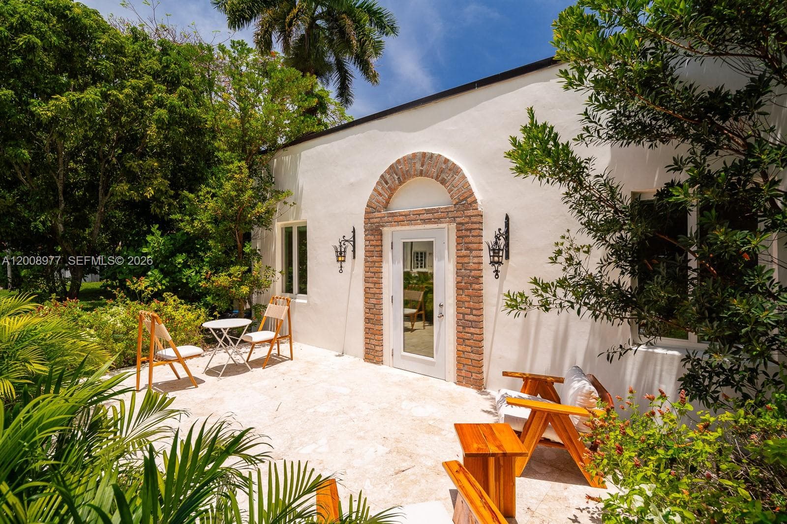 1228 Alhambra Cir, Coral Gables FL 33134 — 39