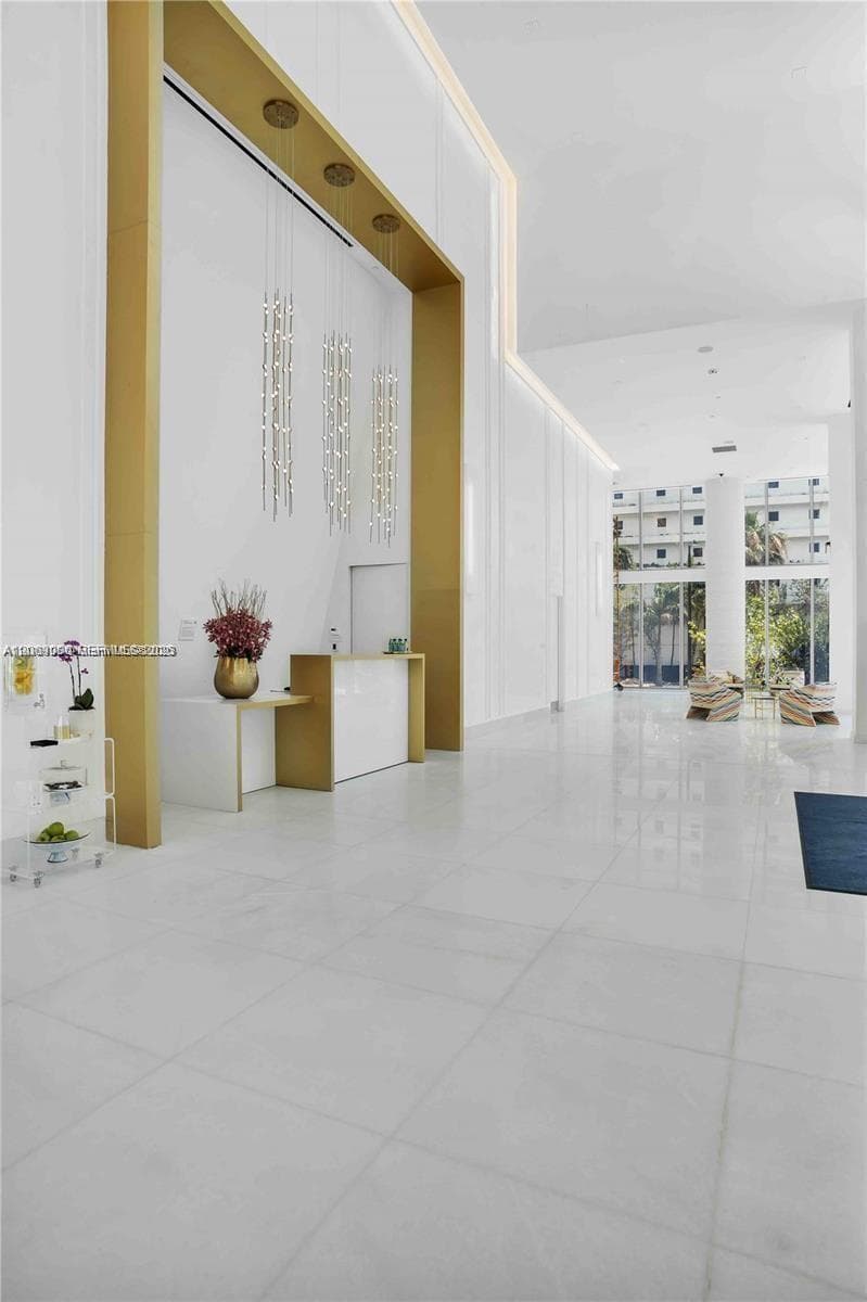 700 NE 26th Ter # 806, Miami FL 33137 — 29