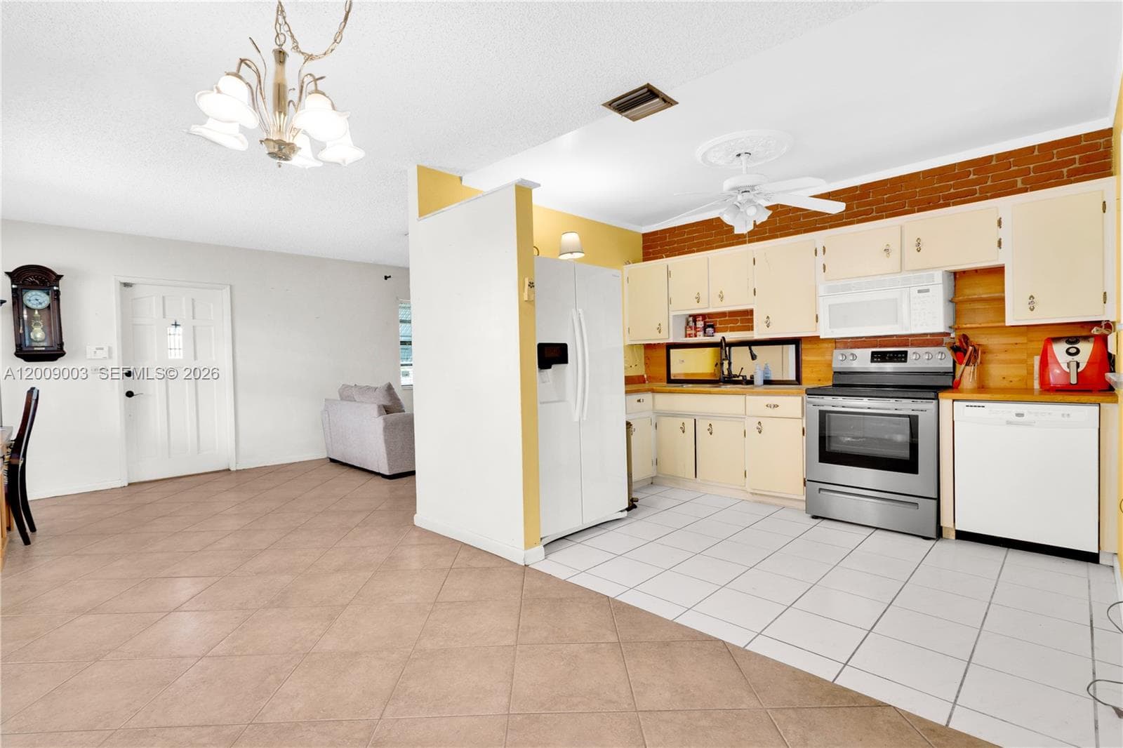 1570 NE 15th St, Homestead FL 33033 — 12