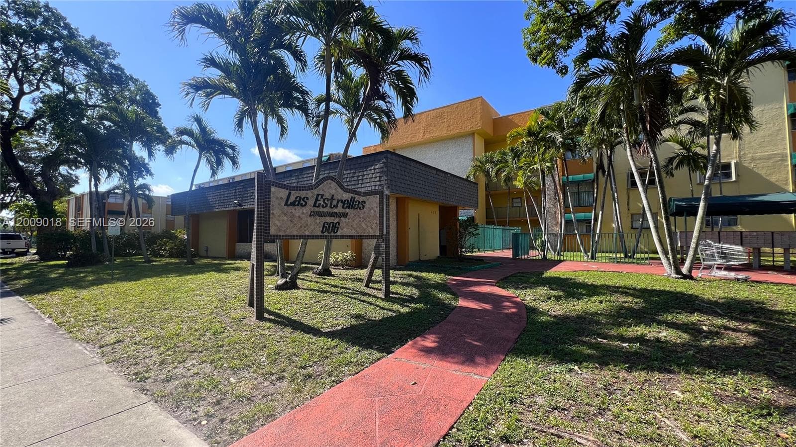 666 W 81st St # 304, Hialeah FL 33014 — 1