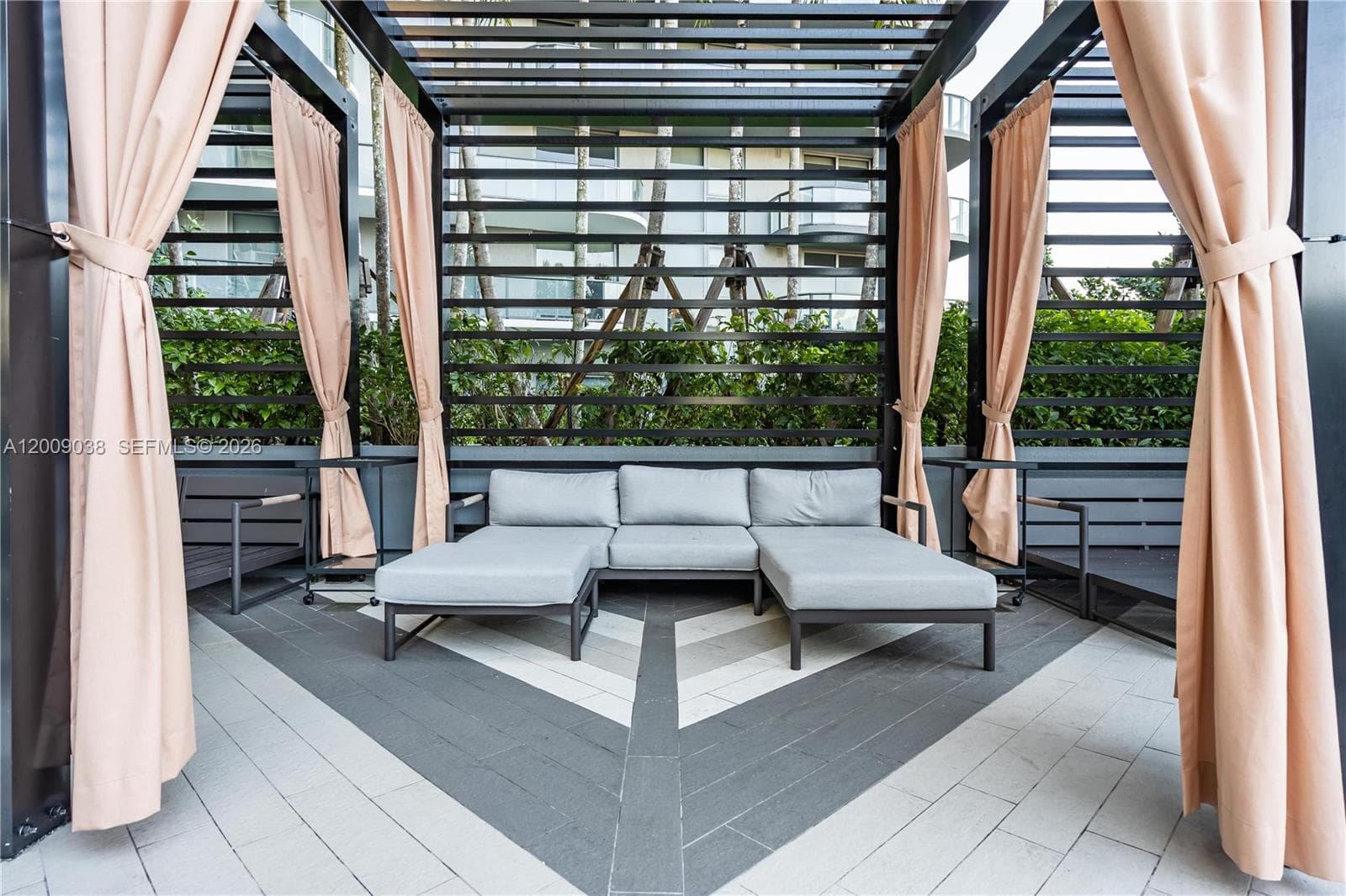 121 NE 34th St # 2810, Miami FL 33137 — 28