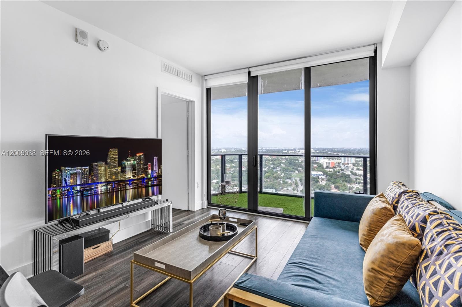 121 NE 34th St # 2810, Miami FL 33137 — 10