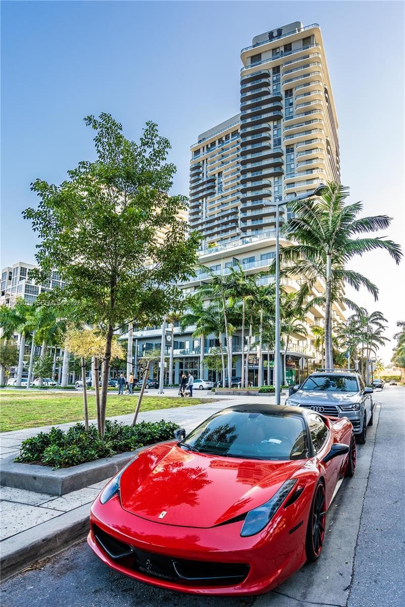 121 NE 34th St # 2810, Miami FL 33137 — 35