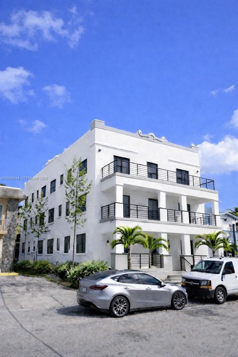 629 SW 10th Ave # 6, Miami FL 33130 — 13
