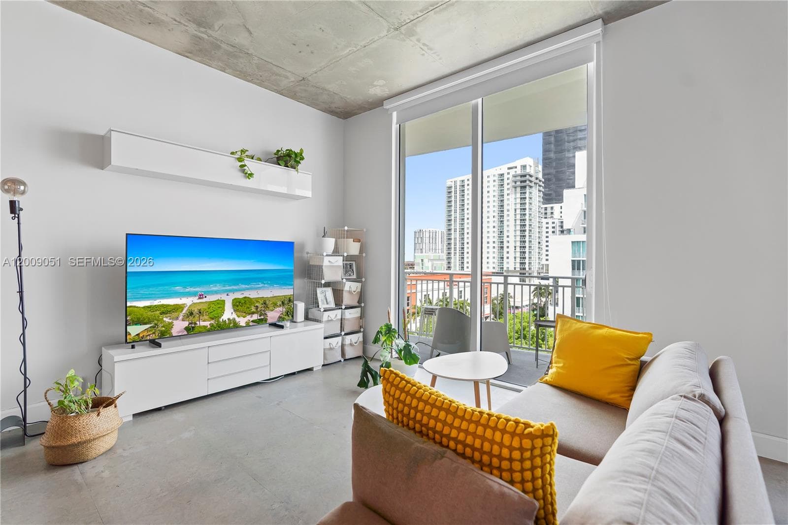 2275 Biscayne Blvd # 802, Miami FL 33137 — 24