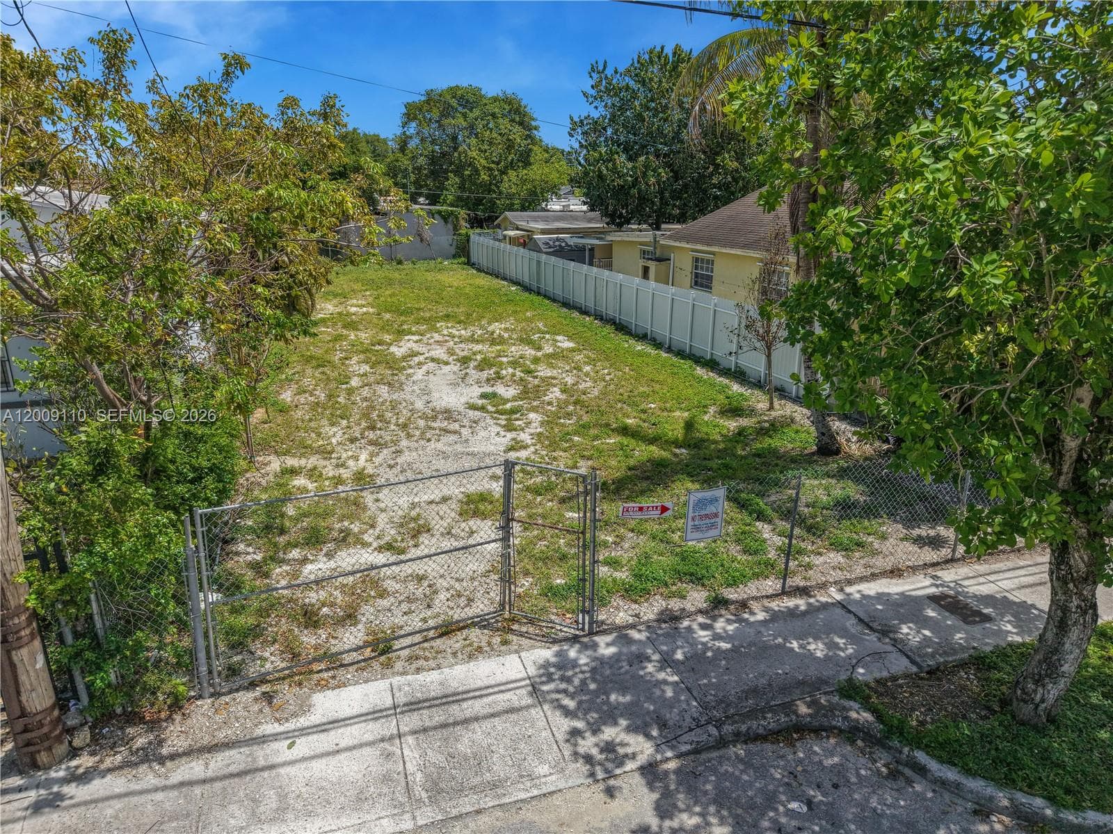 2709 NW 24th Ave, Miami FL 33142 — 8