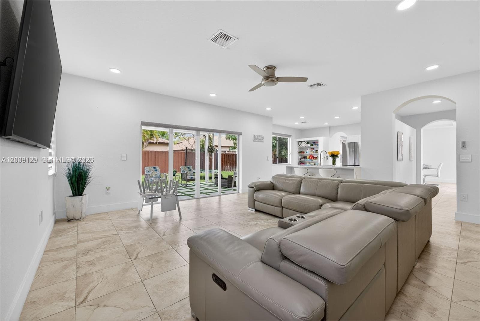 1033 NE 35th Ave, Homestead FL 33033 — 13