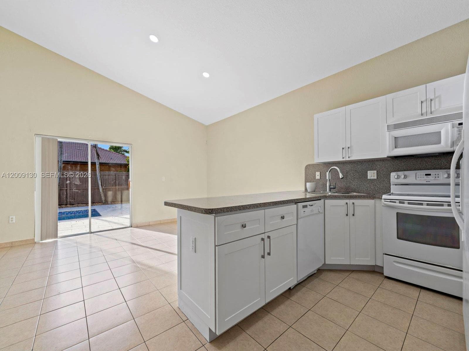 704 SE 14th Pl, Homestead FL 33033 — 9