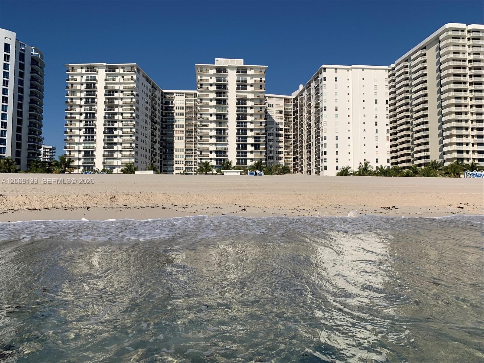 6039 Collins Ave # 1510, Miami Beach FL 33140 — 2