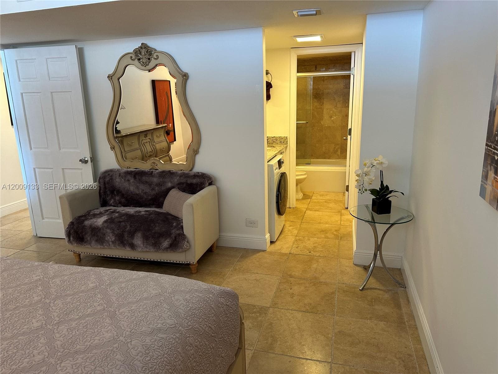 6039 Collins Ave # 1510, Miami Beach FL 33140 — 11