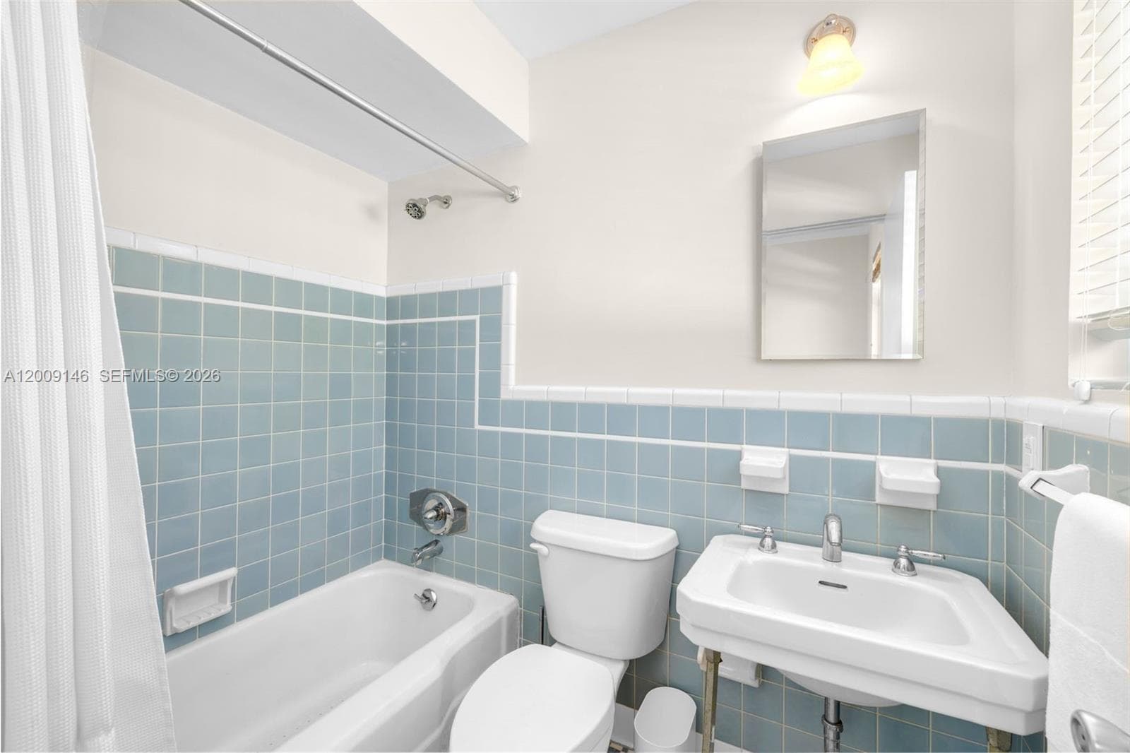 4340 Pine Tree Dr, Miami Beach FL 33140 — 16