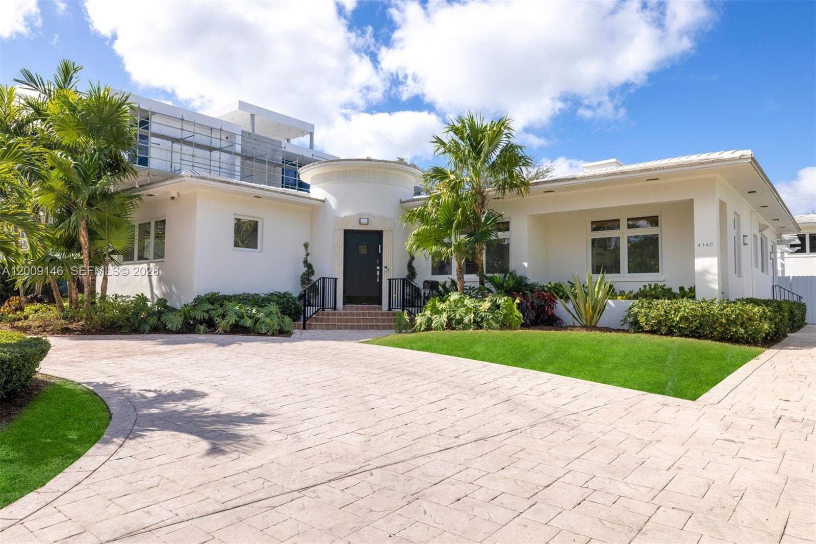 4340 Pine Tree Dr, Miami Beach FL 33140 — 3