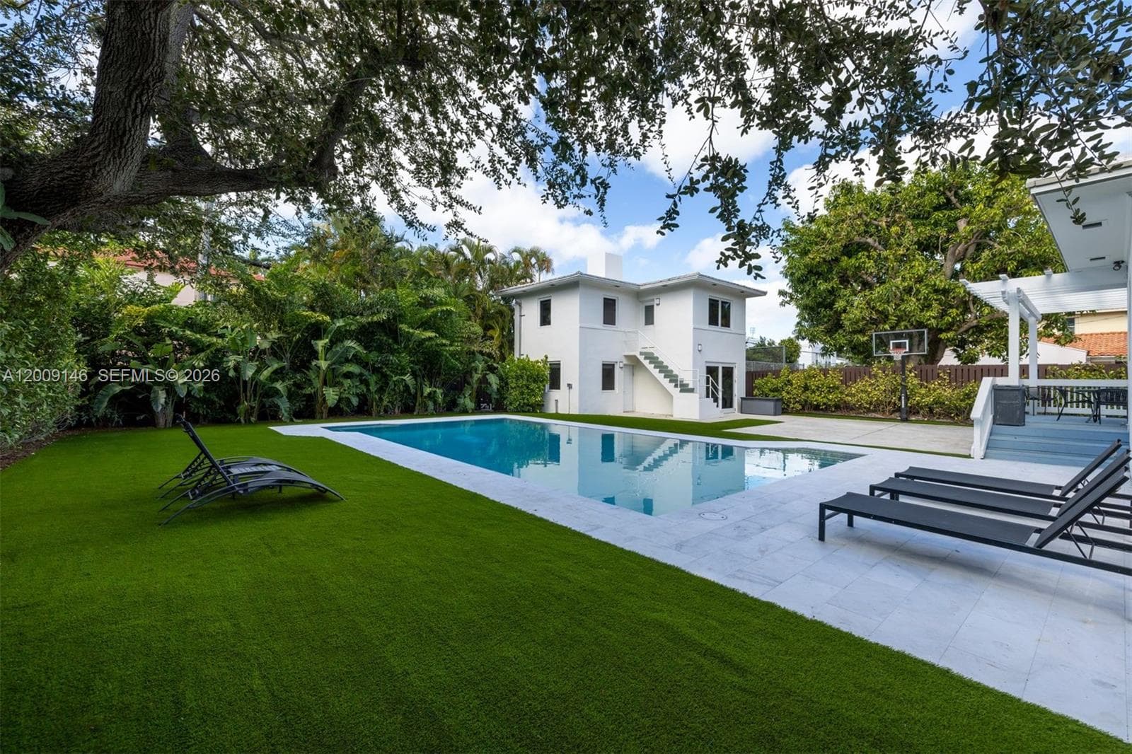 4340 Pine Tree Dr, Miami Beach FL 33140 — 1