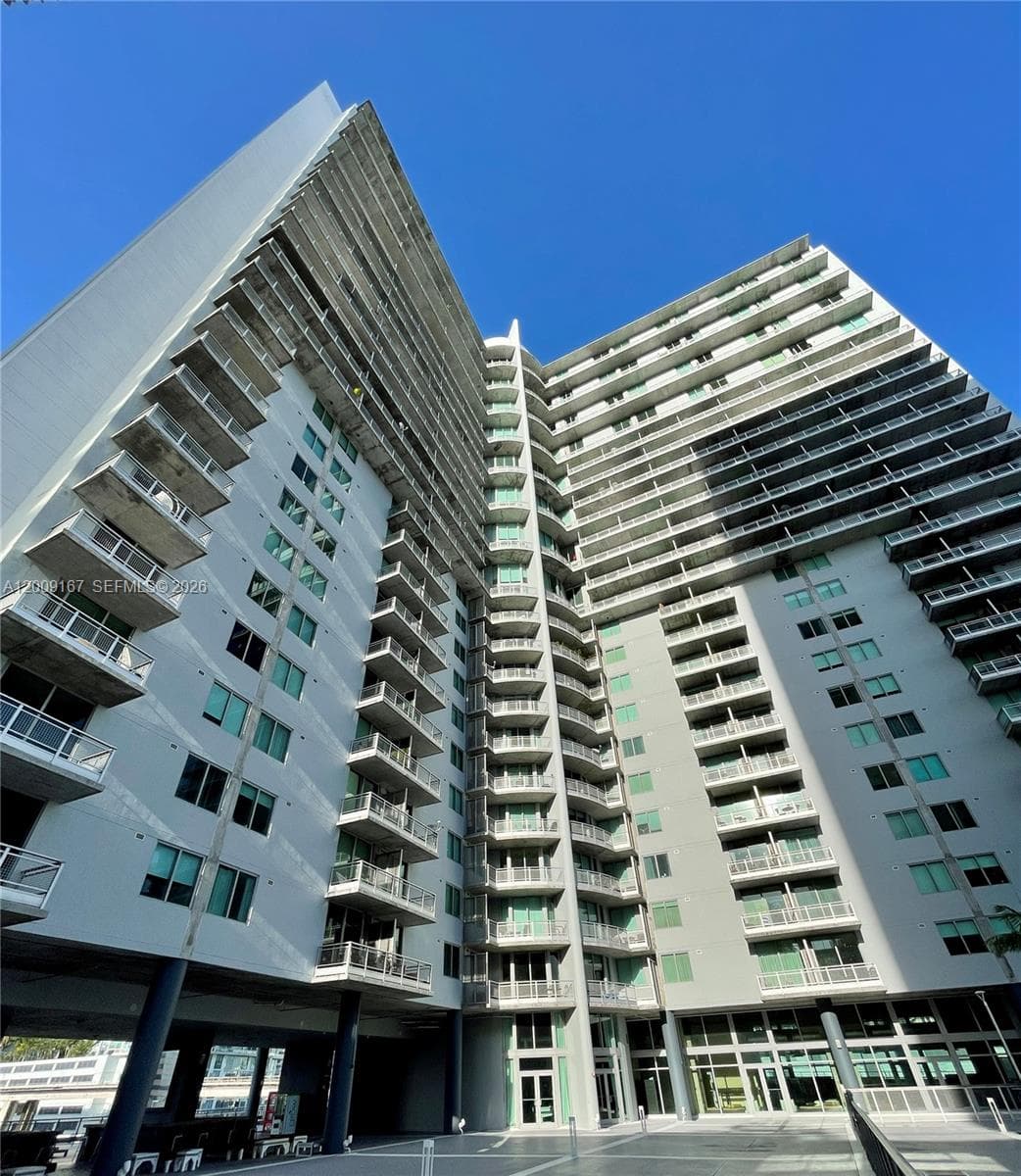 690 SW 1st Ct # 3115, Miami FL 33130 — 36