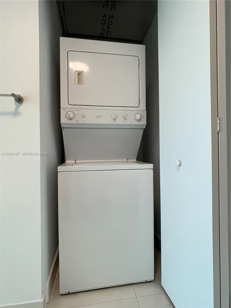 690 SW 1st Ct # 3115, Miami FL 33130 — 33