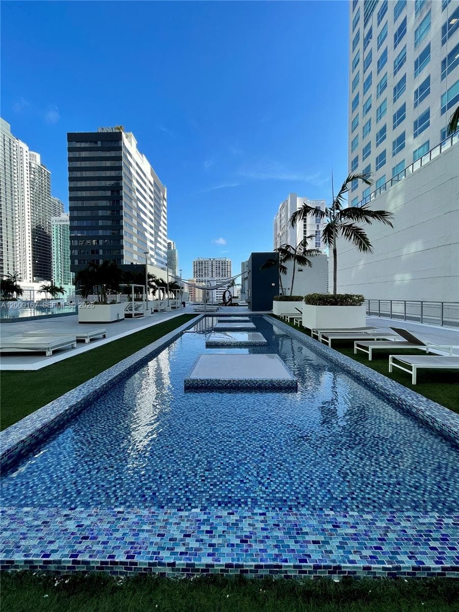 690 SW 1st Ct # 3115, Miami FL 33130 — 40